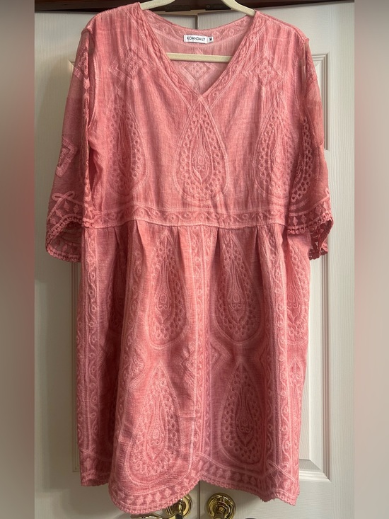 Koan Daily Dresses & Skirts - Konadaily Embroidered Rose-Pink V‑Neck Midi Dress